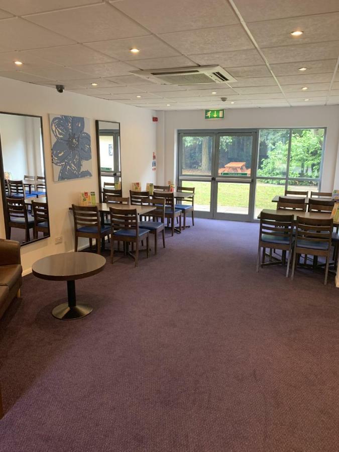 Days Inn By Wyndham Donington Castle Donington Exterior foto